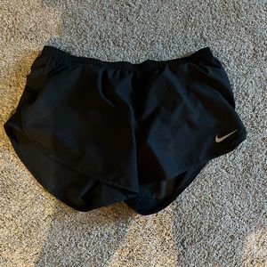 New Nike women’s running shorts size xl